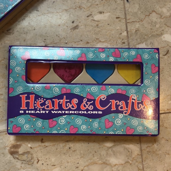 NWOT Hearts and Crafts complete enclosed watercolor kit - Picture 4 of 12